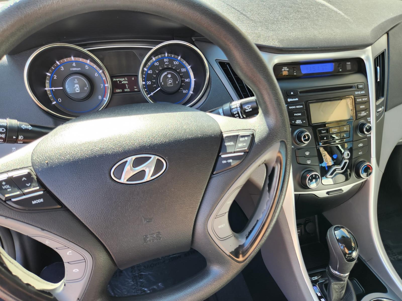 2013 HYUNDAI SONATA GLS (5NPEB4AC3DH) with an 2.4L L4 DOHC 16V engine, 6-Speed Automatic transmission, located at 8595 Washington St., Thornton, CO, 80229, (303) 287-5511, 39.852348, -104.978447 - Looking for a reliable and affordable pre-owned vehicle in Thornton, CO? Look no further than D1 Auto Credit - Thornton. We are a trusted used car dealer serving Denver County, Jefferson County, and Adams County, Colorado. We specialize in providing bad credit auto loans for quality used cars, truck - Photo #8